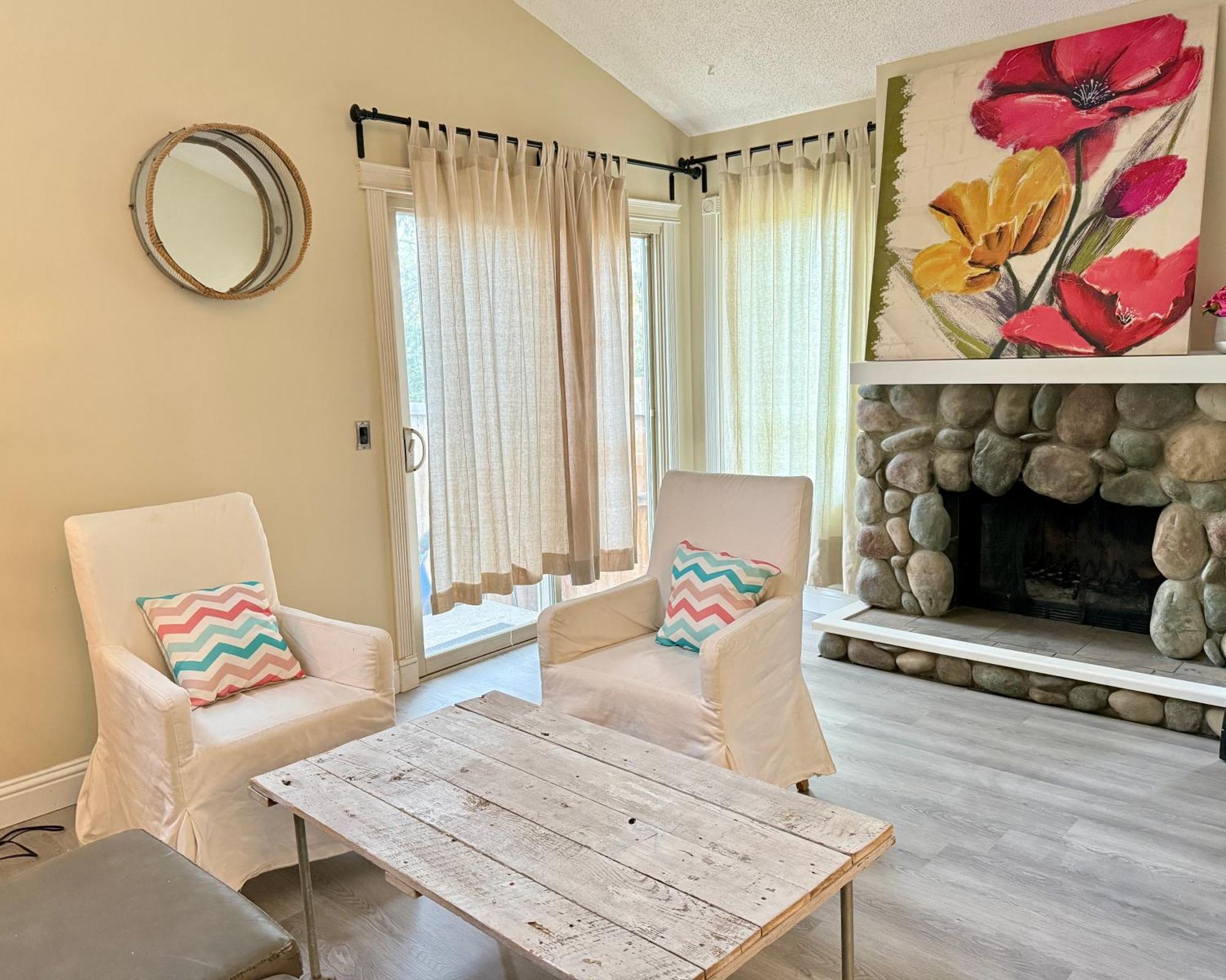Gorgeous House&30 Second Bus Station Close C-Train& Free Parking YYC Buitenkant foto